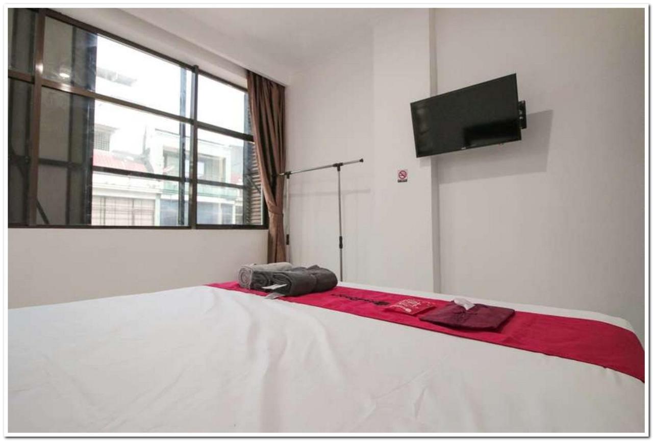 Hotel Reddoorz @ Ruko Itc Roxy Mas Giacarta Esterno foto